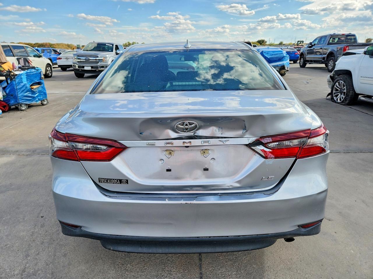 2023 Toyota Camry Le - Фото 6