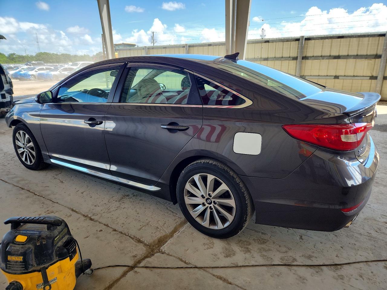 2017 Hyundai Sonata Sport - Фото 2