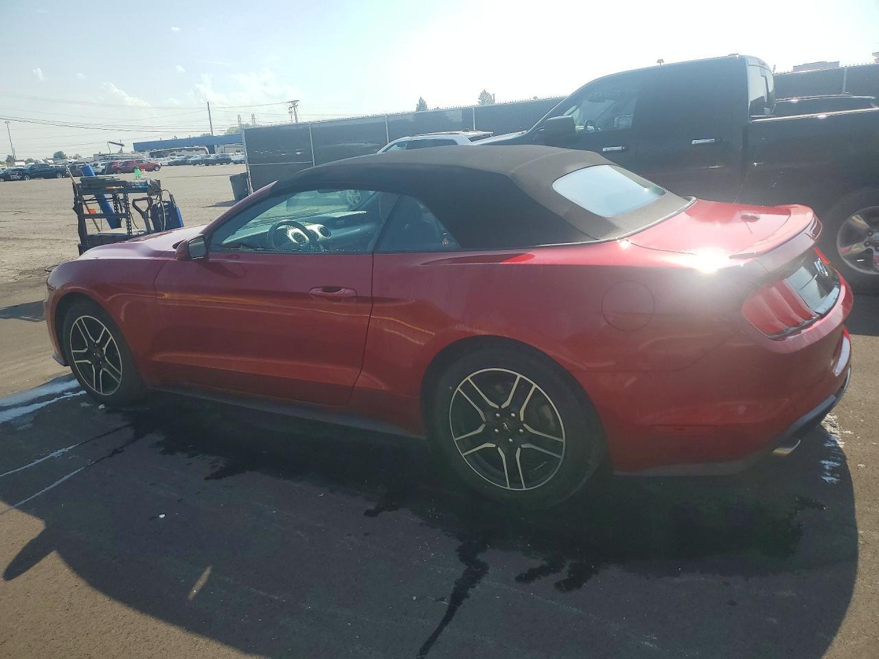 2021 Ford Mustang - Фото 2