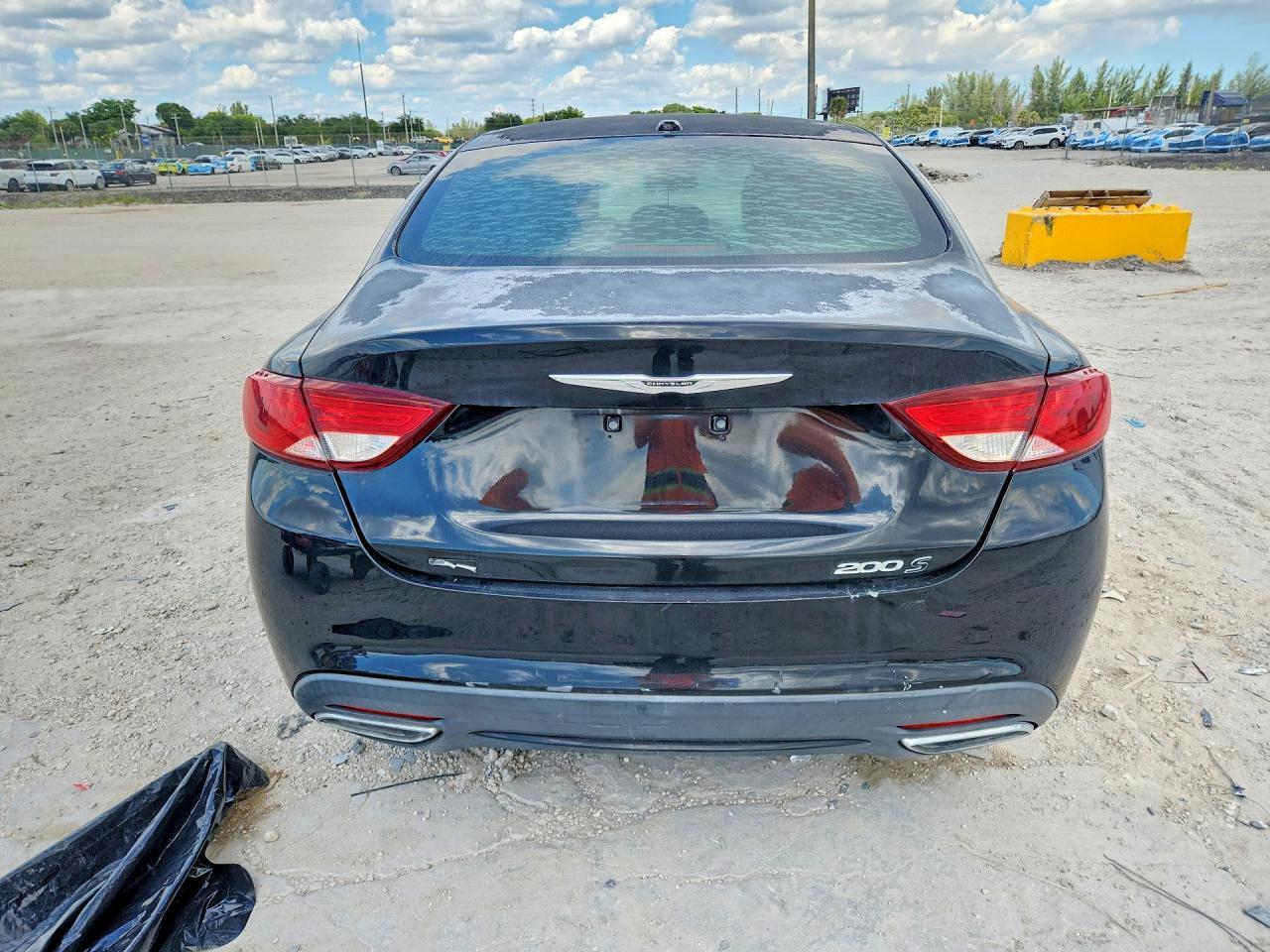 2015 Chrysler 200 S - Фото 6