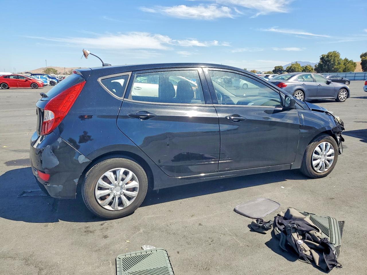 2012 Hyundai Accent Gs - Image 3