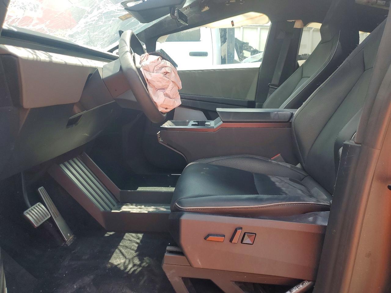 2024 Tesla Cybertruck - Фото 7