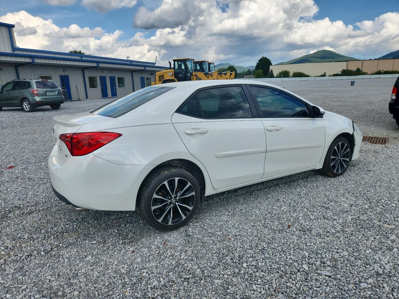 2018 Toyota Corolla Se - Фото 3