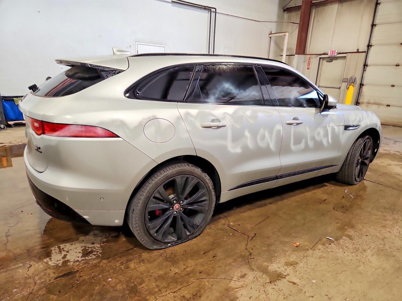 2017 Jaguar F-Pace S - Фото 3