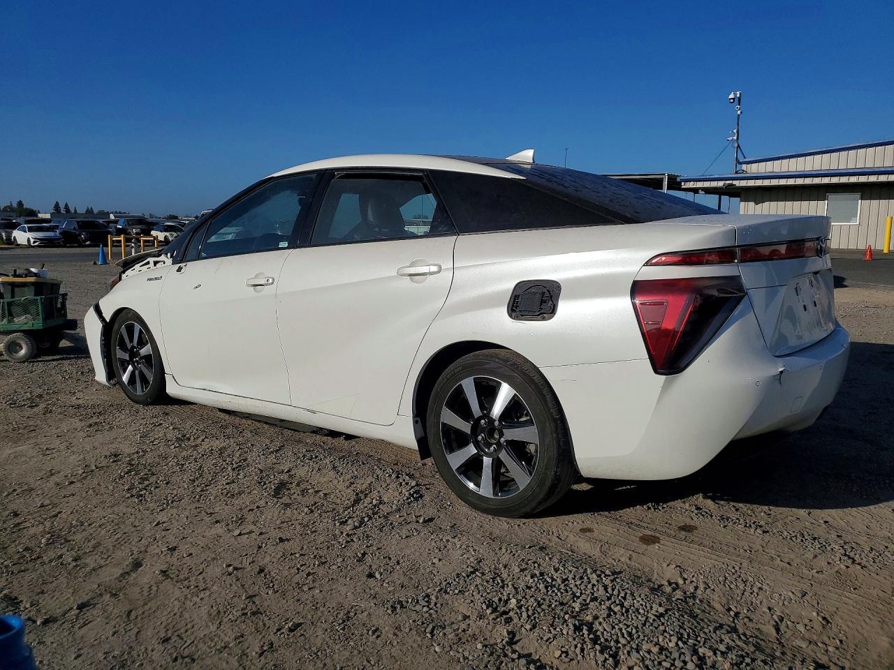 2016 Toyota Mirai Base - Фото 2
