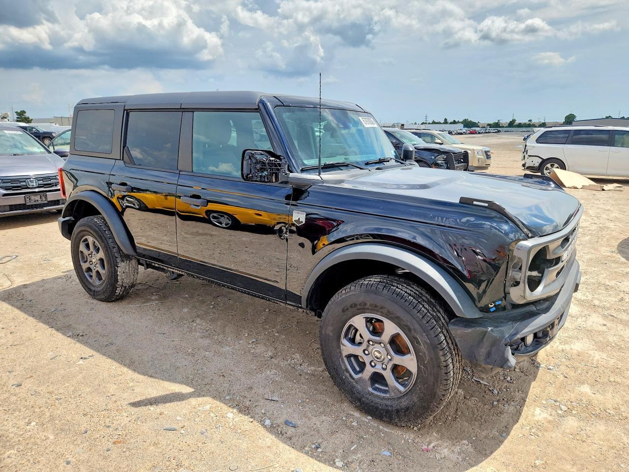 2024 Ford Bronco Big Bend - Image 4