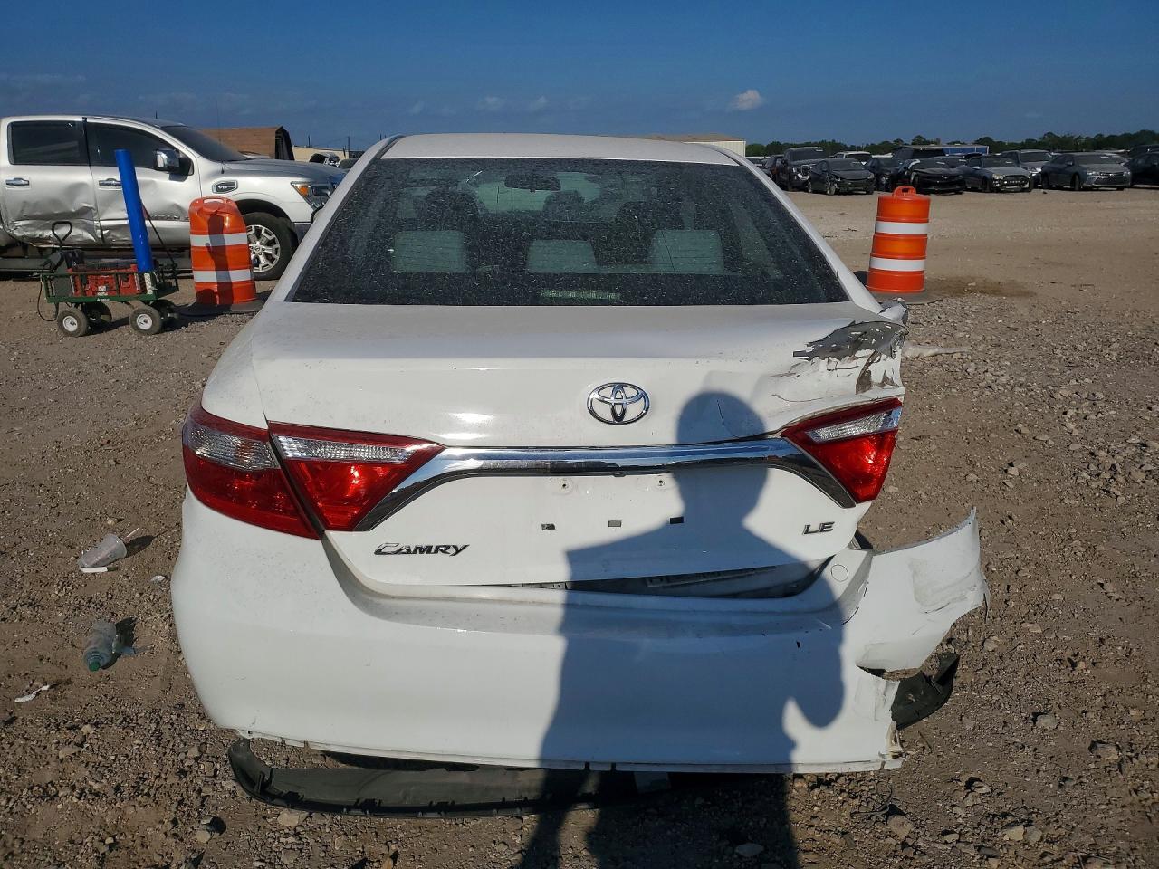 2017 Toyota Camry Le - Image 6