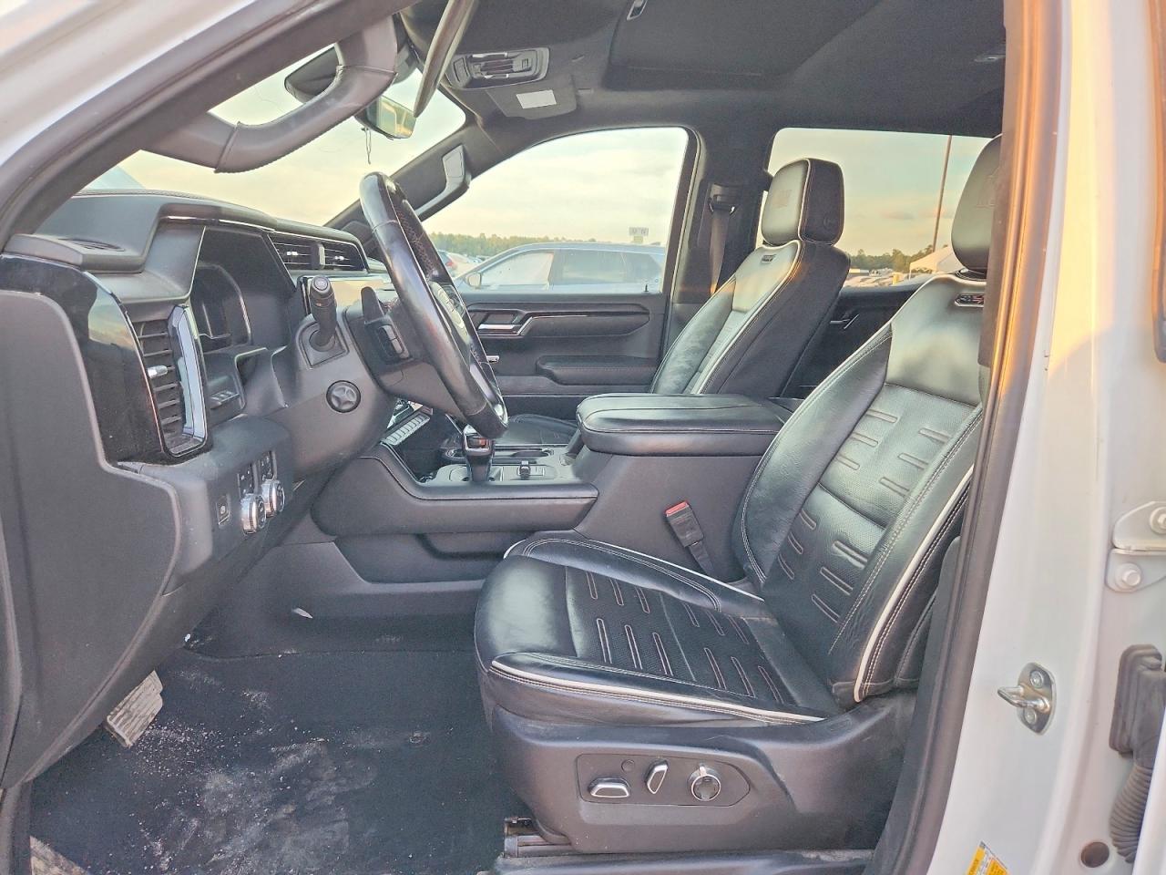 2023 GMC Sierra K1500 At4X - Image 7