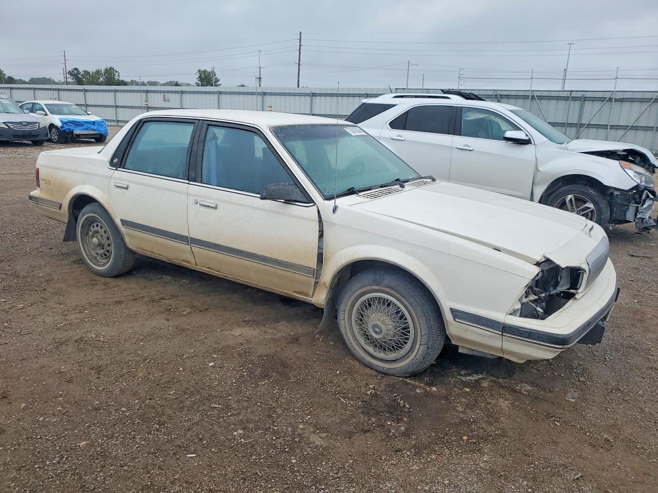 1992 Buick Century Limited - Image 4