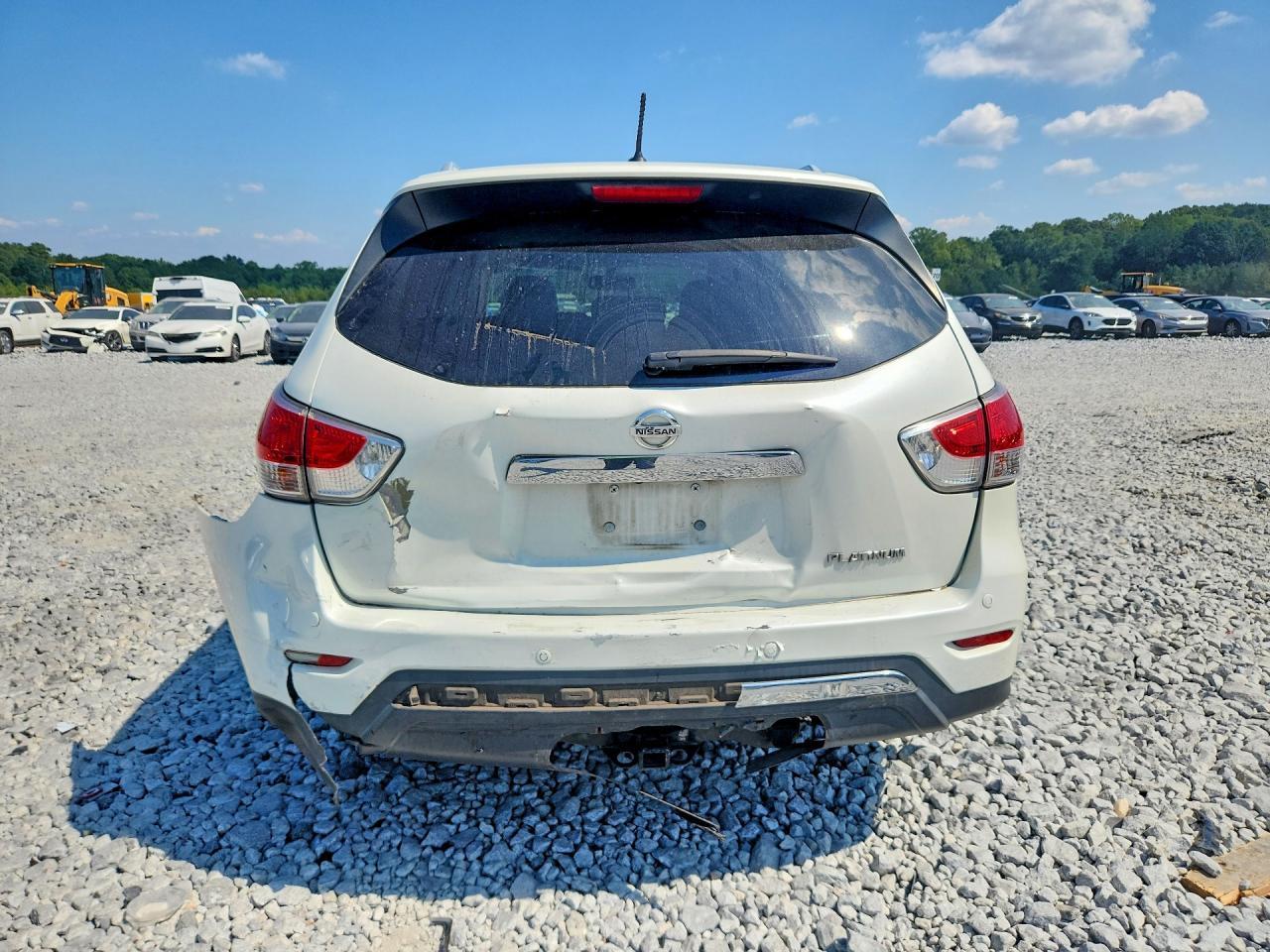 2015 Nissan Pathfinder S - Image 6