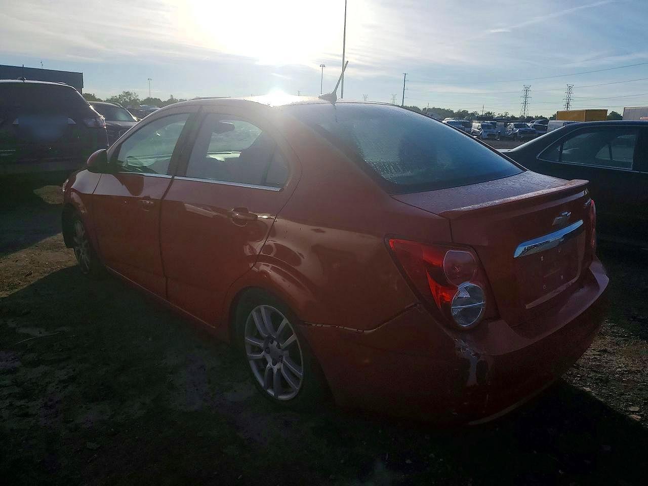 2013 Chevrolet Sonic Lt - Фото 2