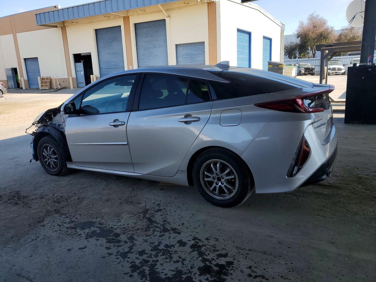 2022 Toyota Prius Prime Xle - Image 2