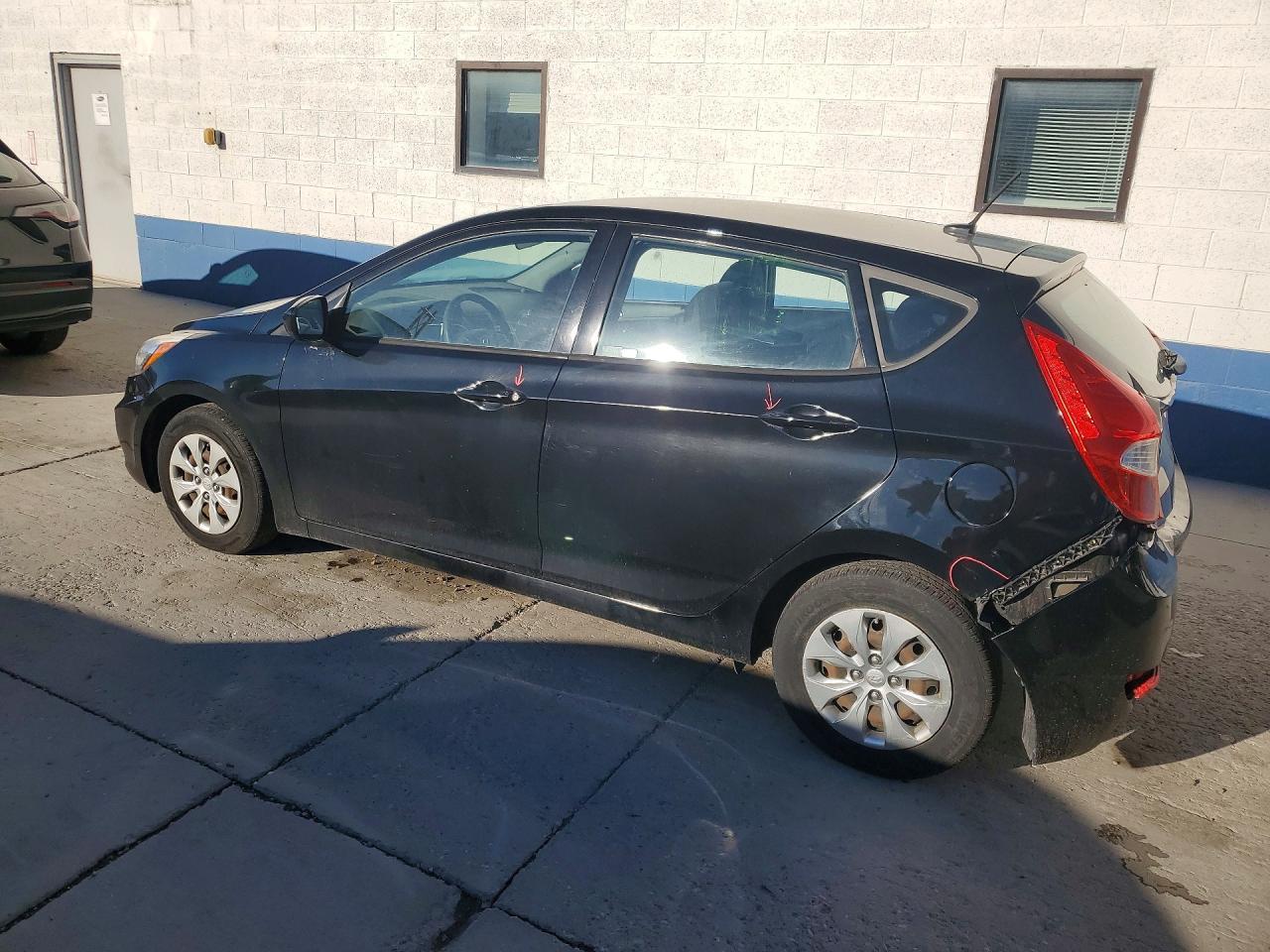 2017 Hyundai Accent Se - Image 2