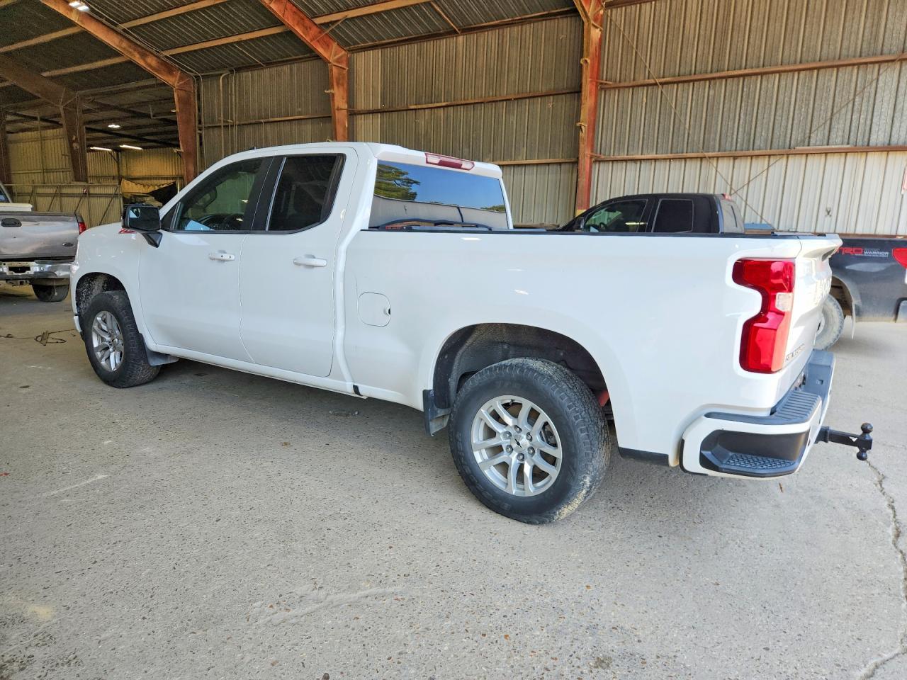 2020 Chevrolet Silverado K1500 Rst - Фото 2
