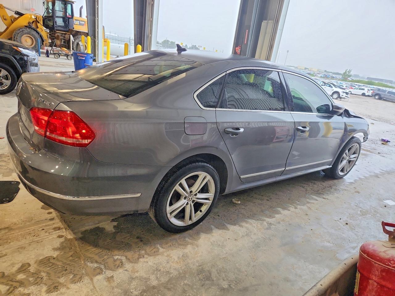 2015 Volkswagen Passat Sel - Фото 3