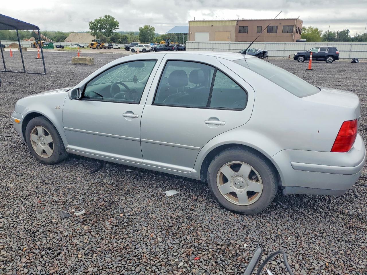 2002 Volkswagen Jetta Gls - Image 2
