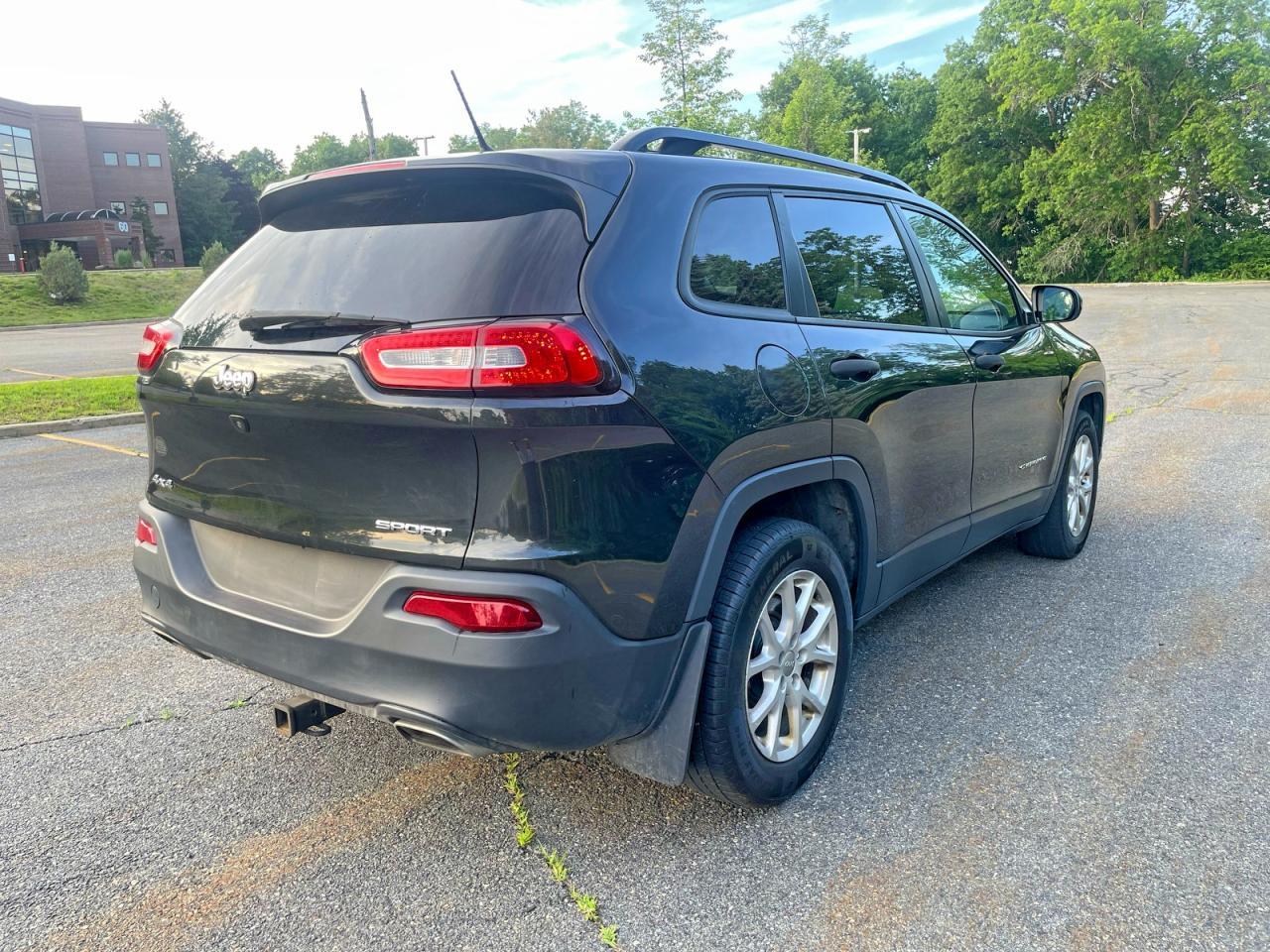 2016 Jeep Cherokee Sport - Фото 4