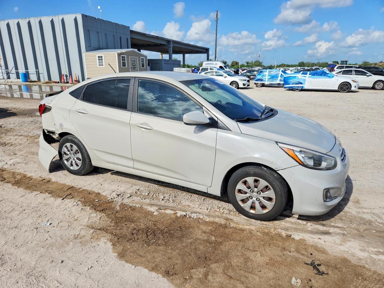 2016 Hyundai Accent Se - Image 4
