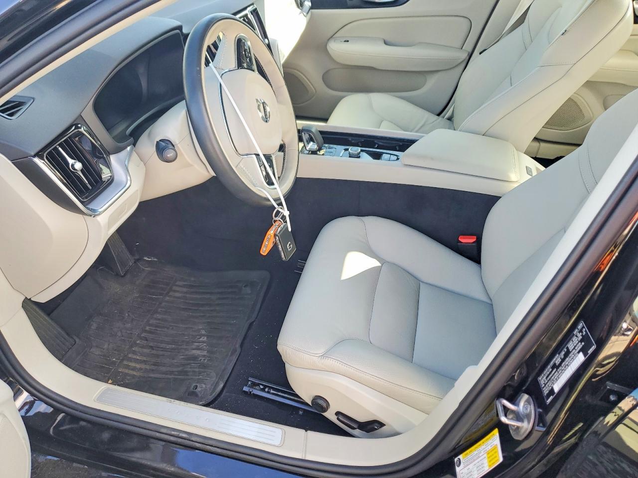 2025 Volvo S60 Core - Фото 7