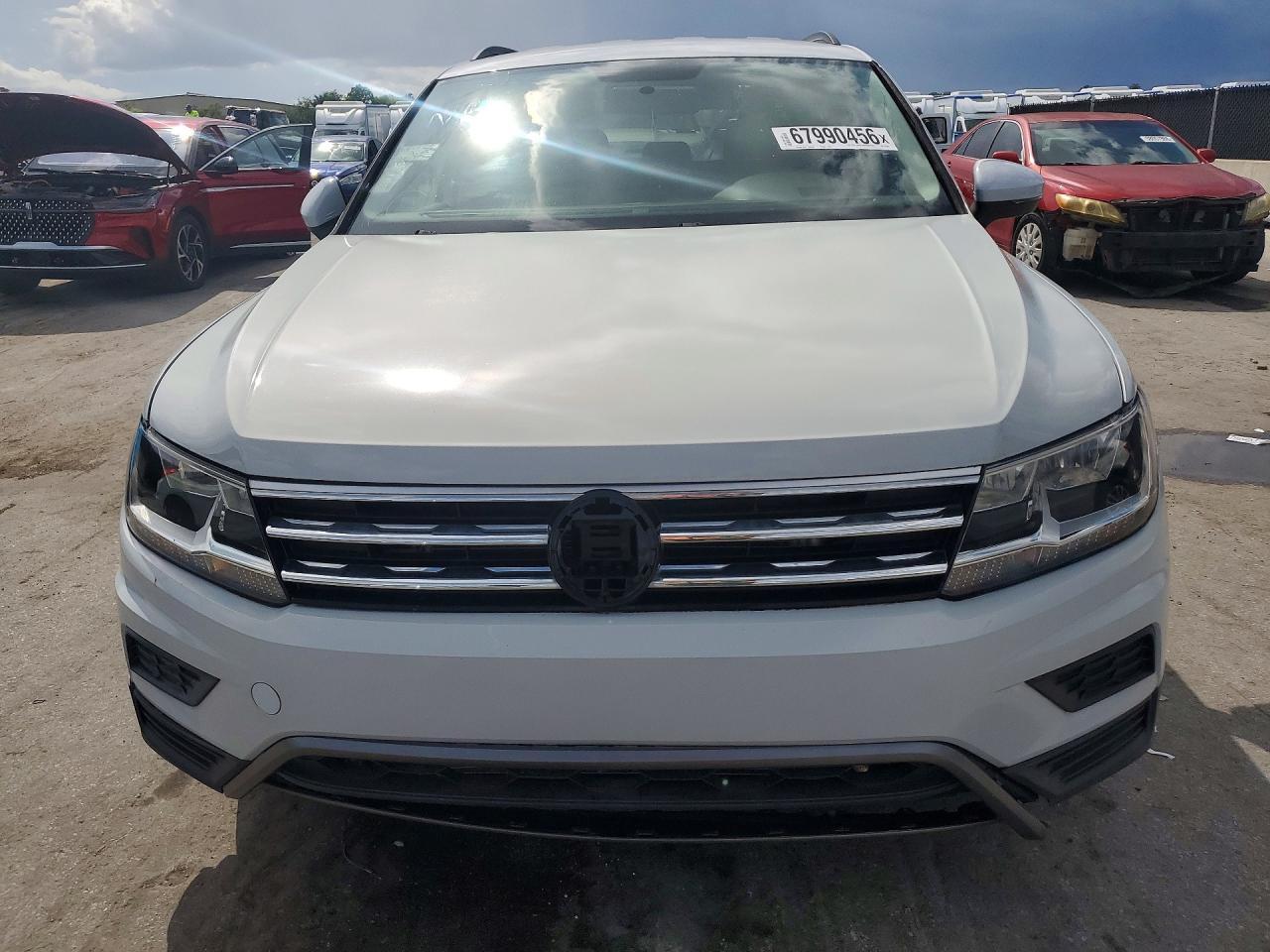2019 Volkswagen Tiguan S - Image 5