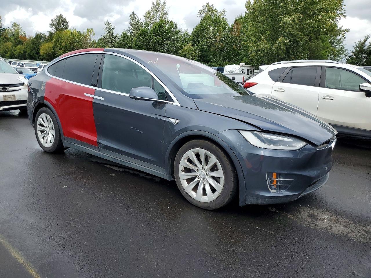 2016 Tesla Model X - Фото 4