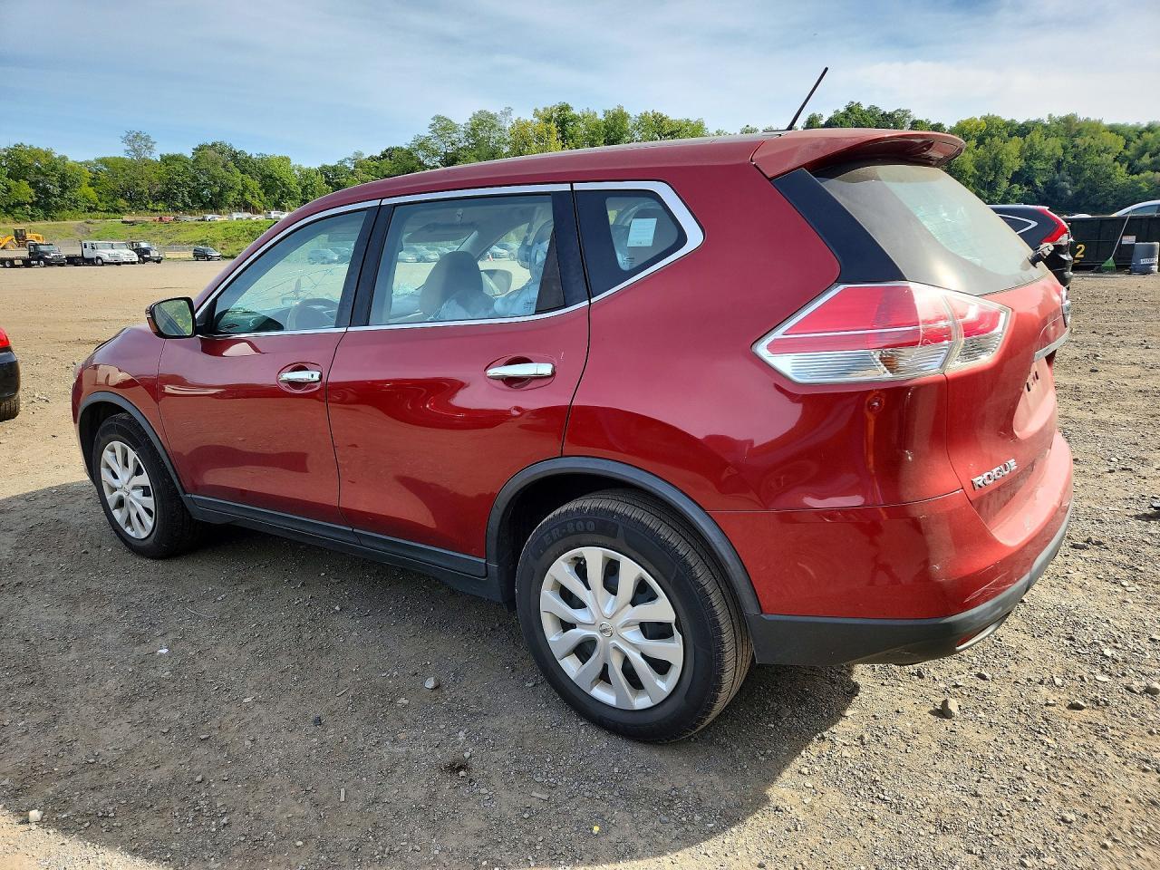 2015 Nissan Rogue S - Фото 2