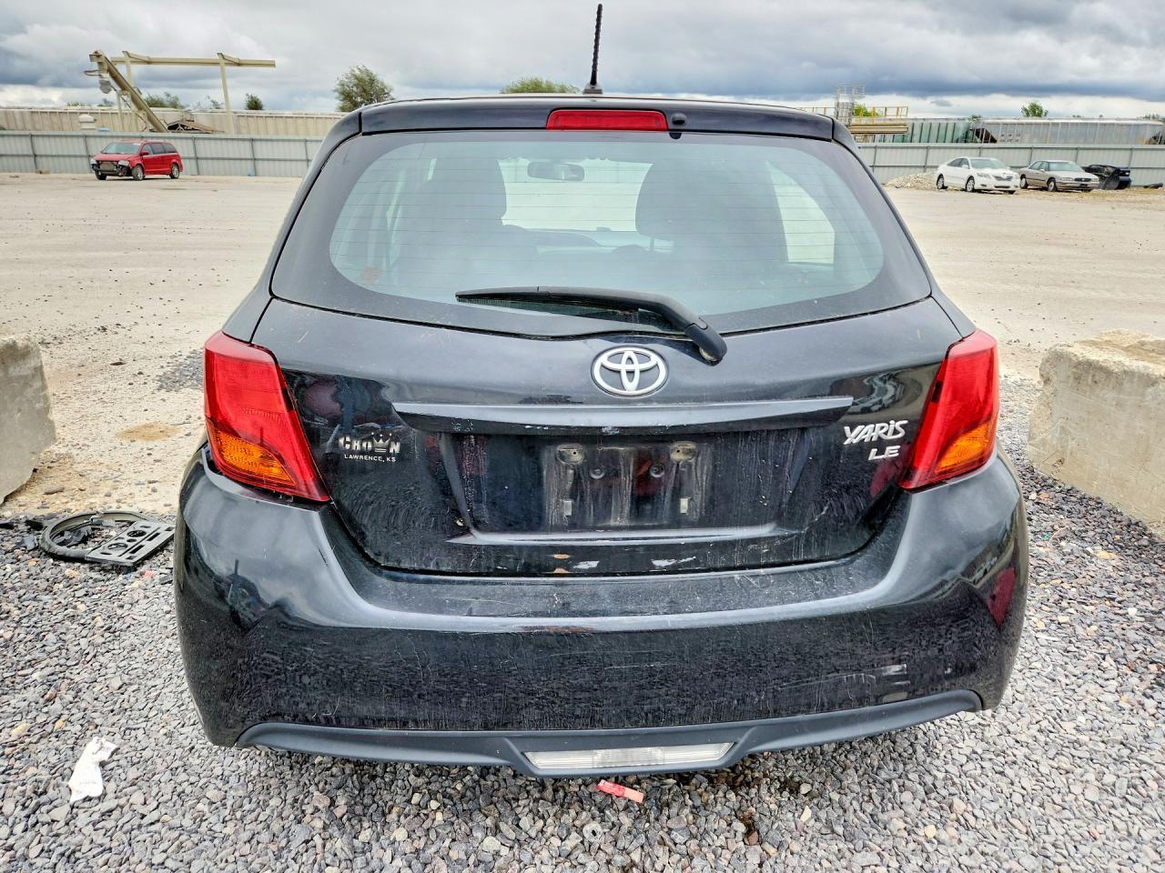 2016 Toyota Yaris 5-Door Le - Фото 6