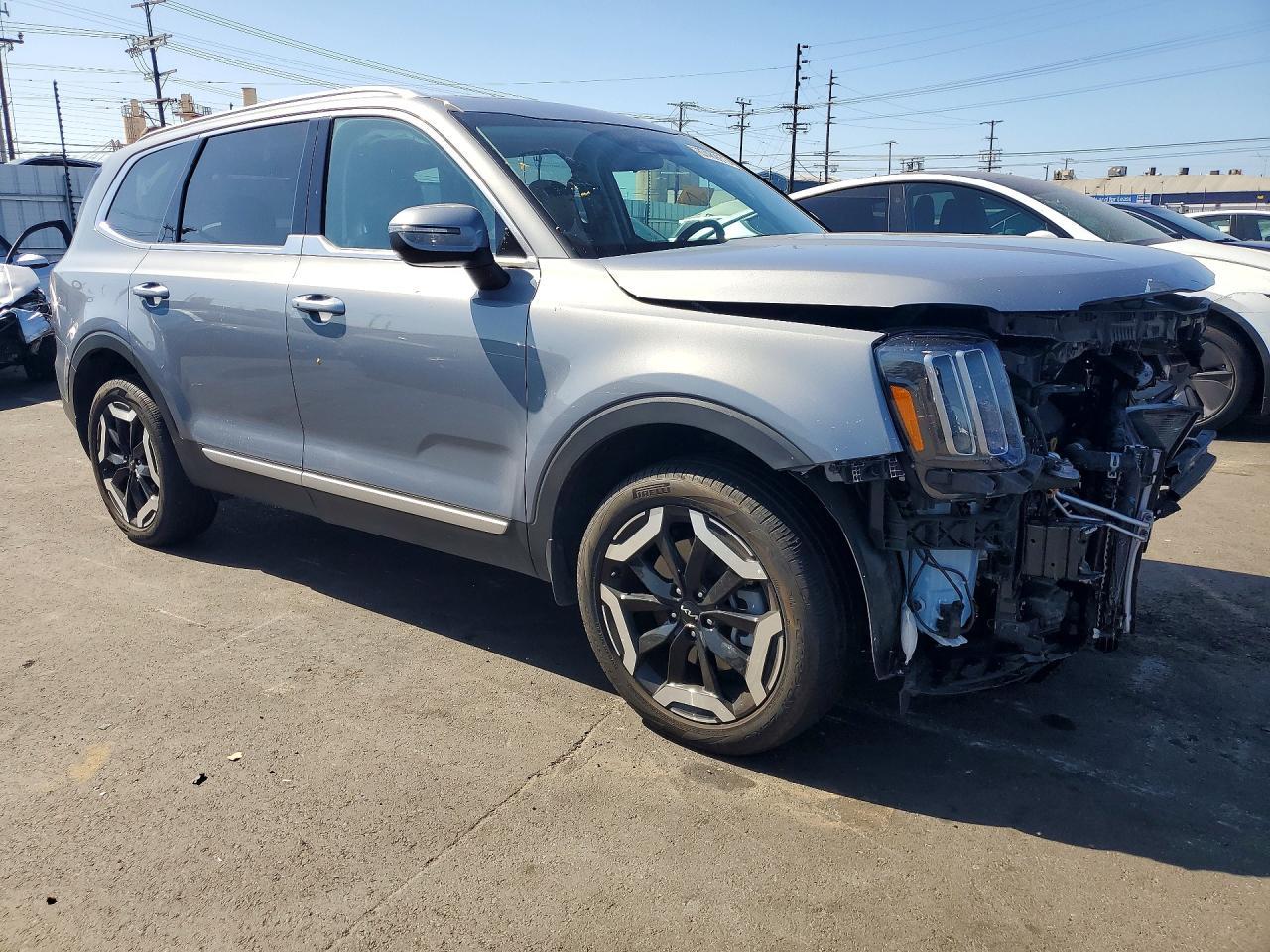 2025 Kia Telluride S - Image 4