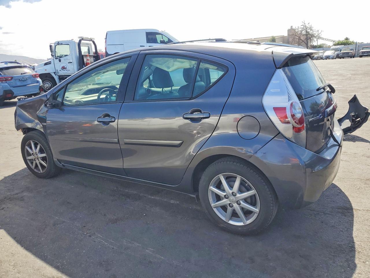2013 Toyota Prius C Four - Фото 2