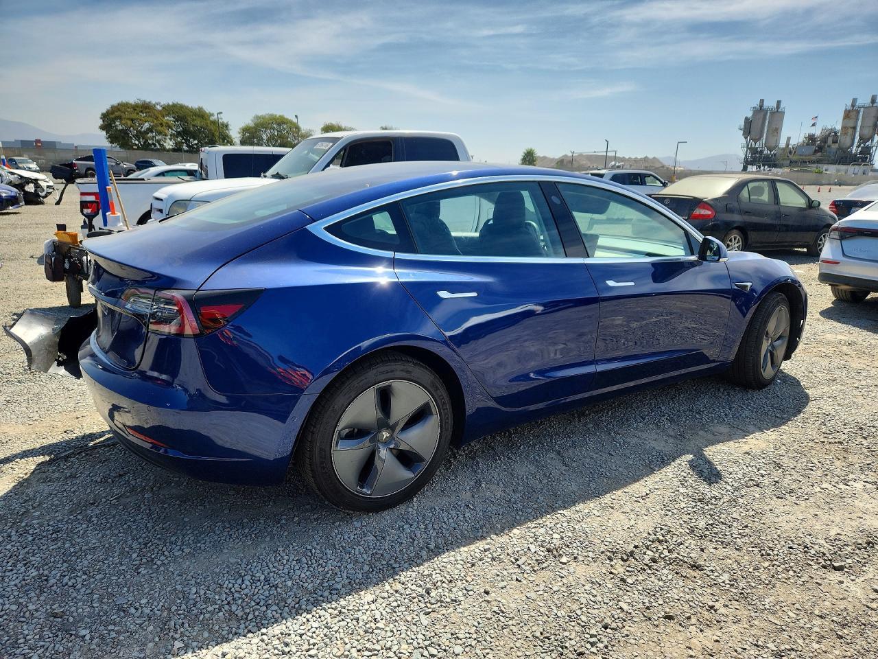2019 Tesla Model 3 - Фото 3