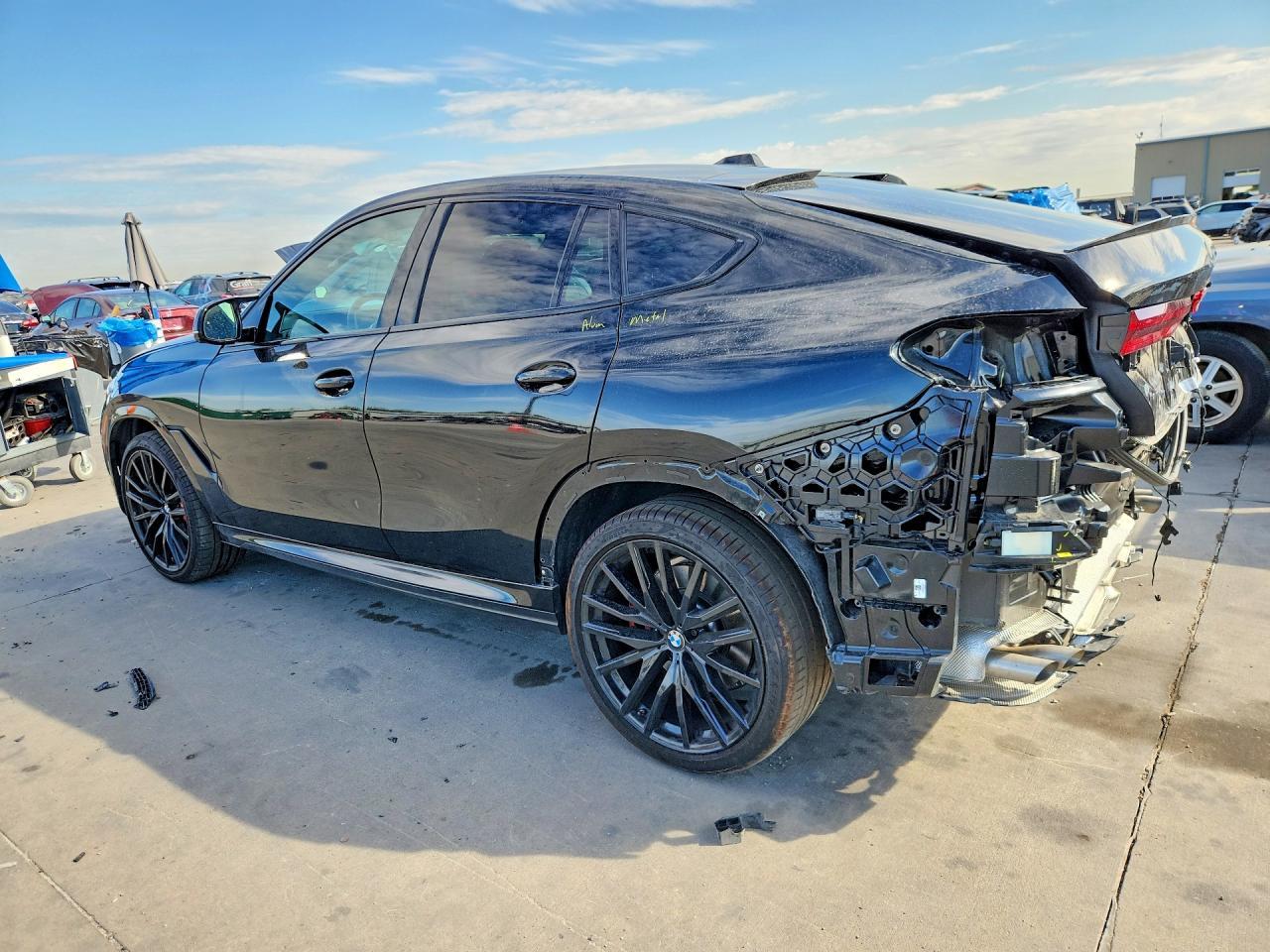 2025 BMW X6 M60I - Фото 2
