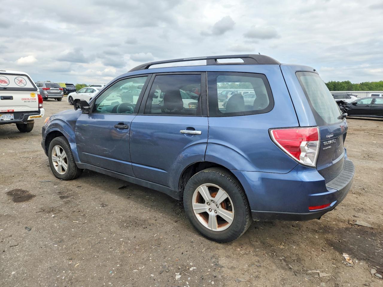 2011 Subaru Forester 2.5X - Фото 2