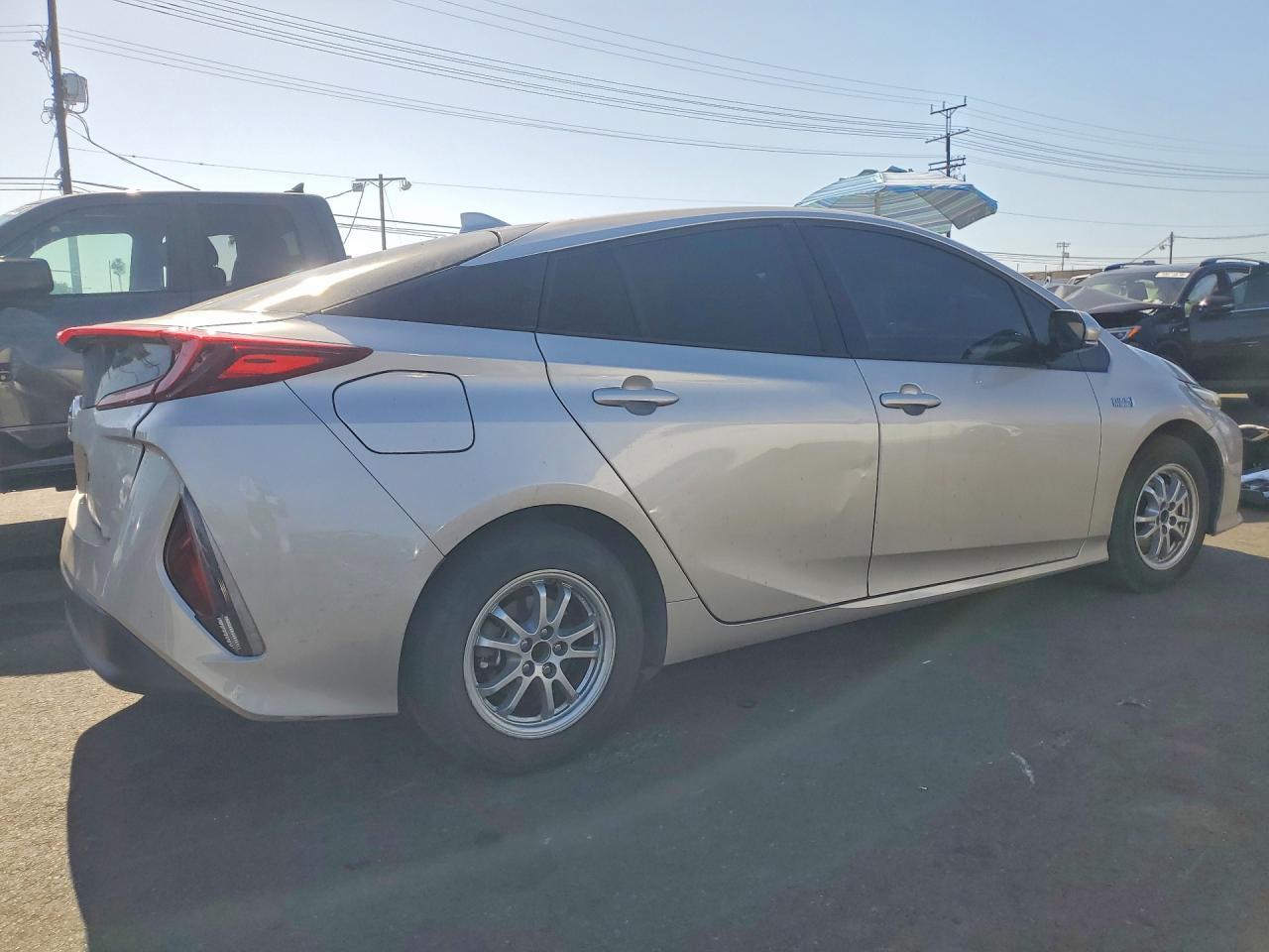2019 Toyota Prius Prime Plus - Image 3