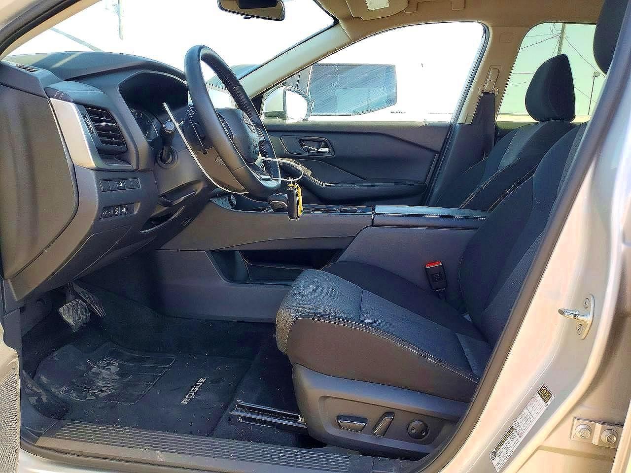 2025 Nissan Rogue Sv - Image 7