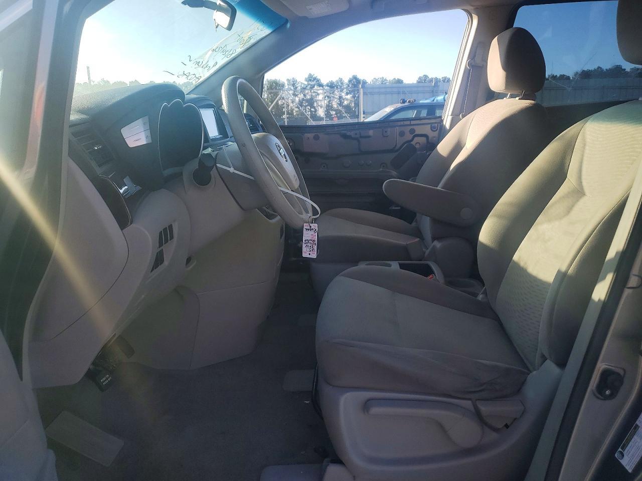 2016 Nissan Quest 3.5 S - Image 7