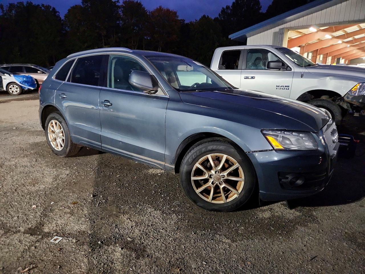 2011 Audi Q5 Premium Plus - Image 4