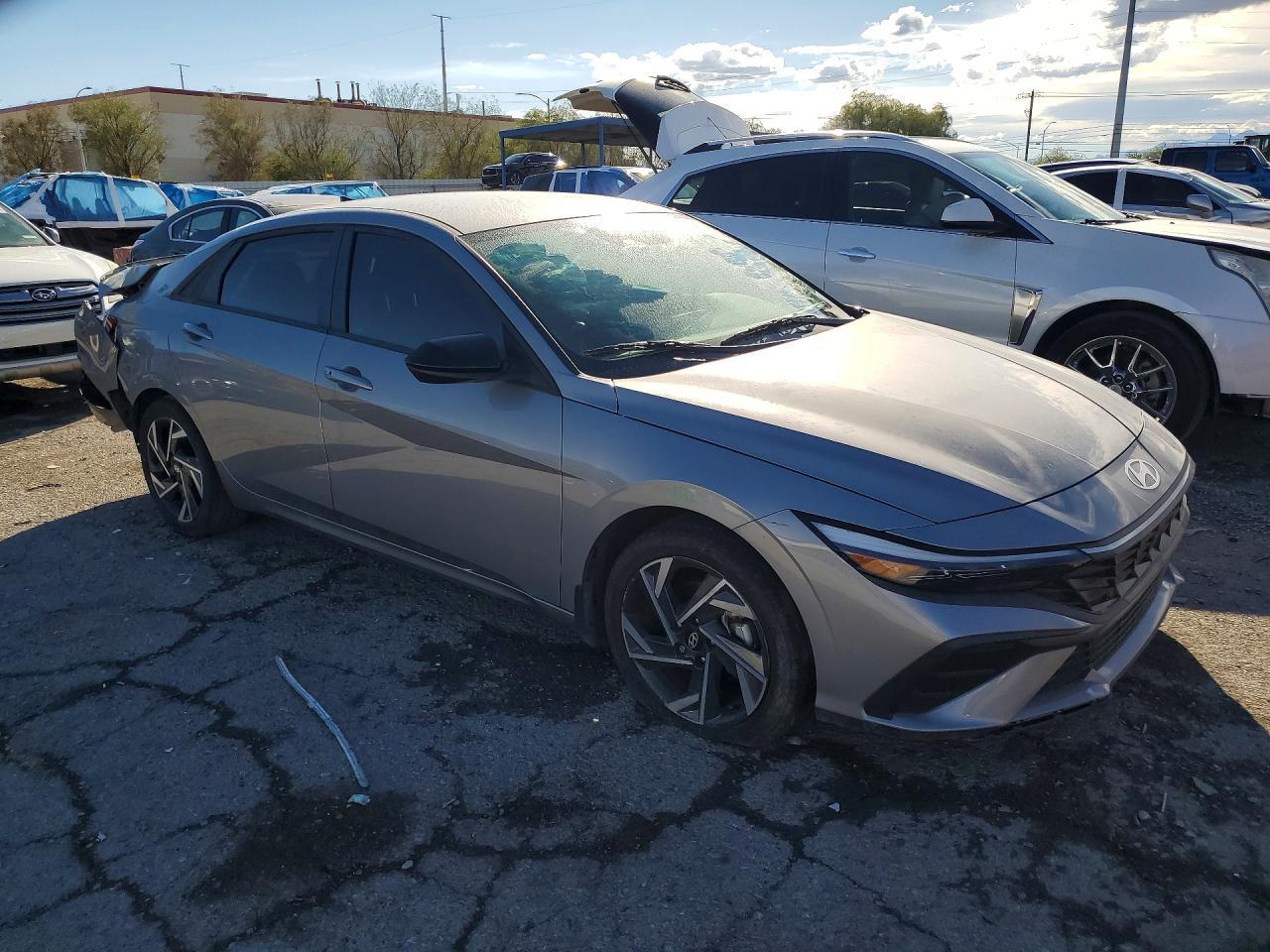 2025 Hyundai Elantra Sel Sport - Фото 4