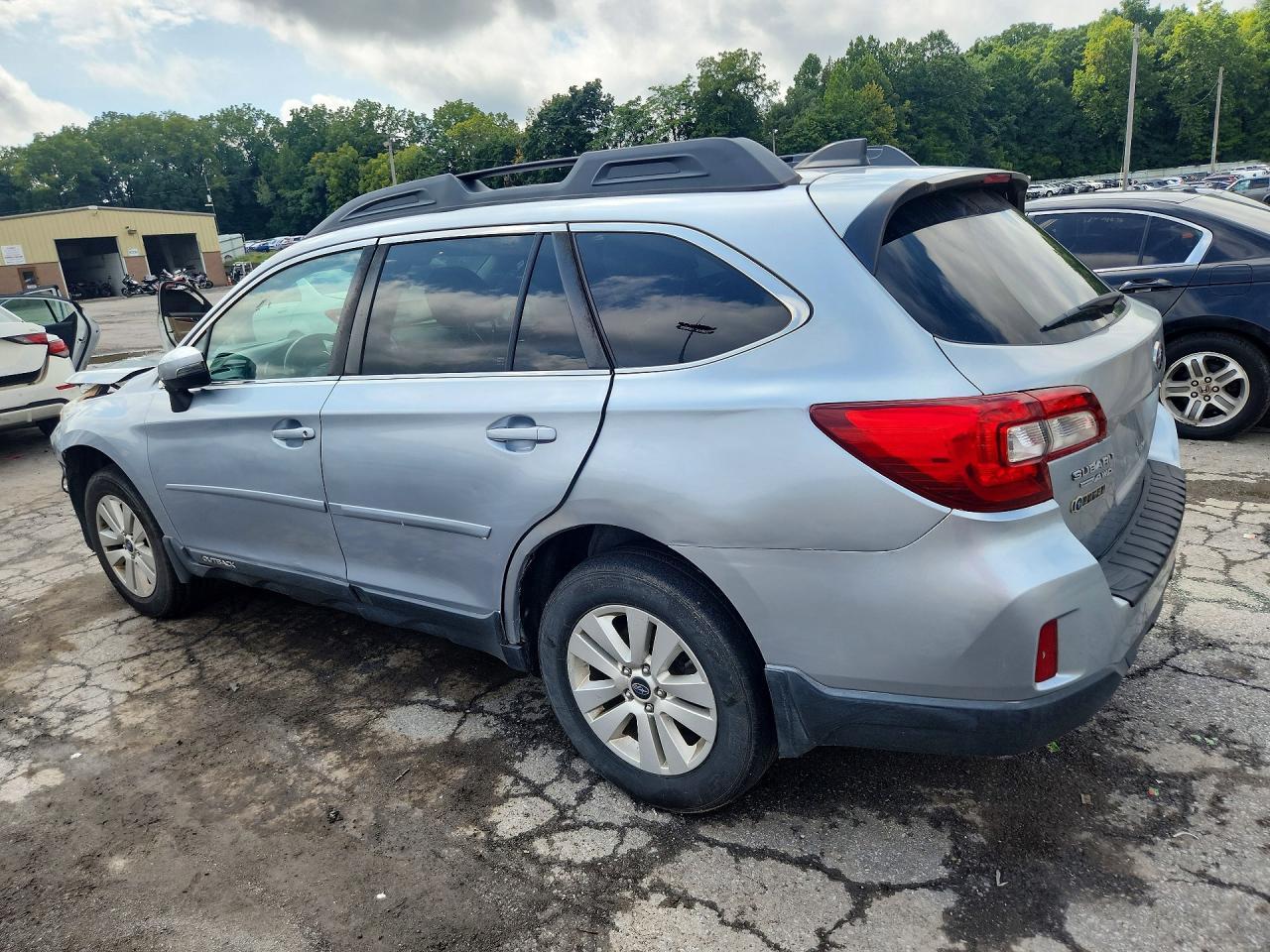 2017 Subaru Outback 2.5I Premium - Image 2