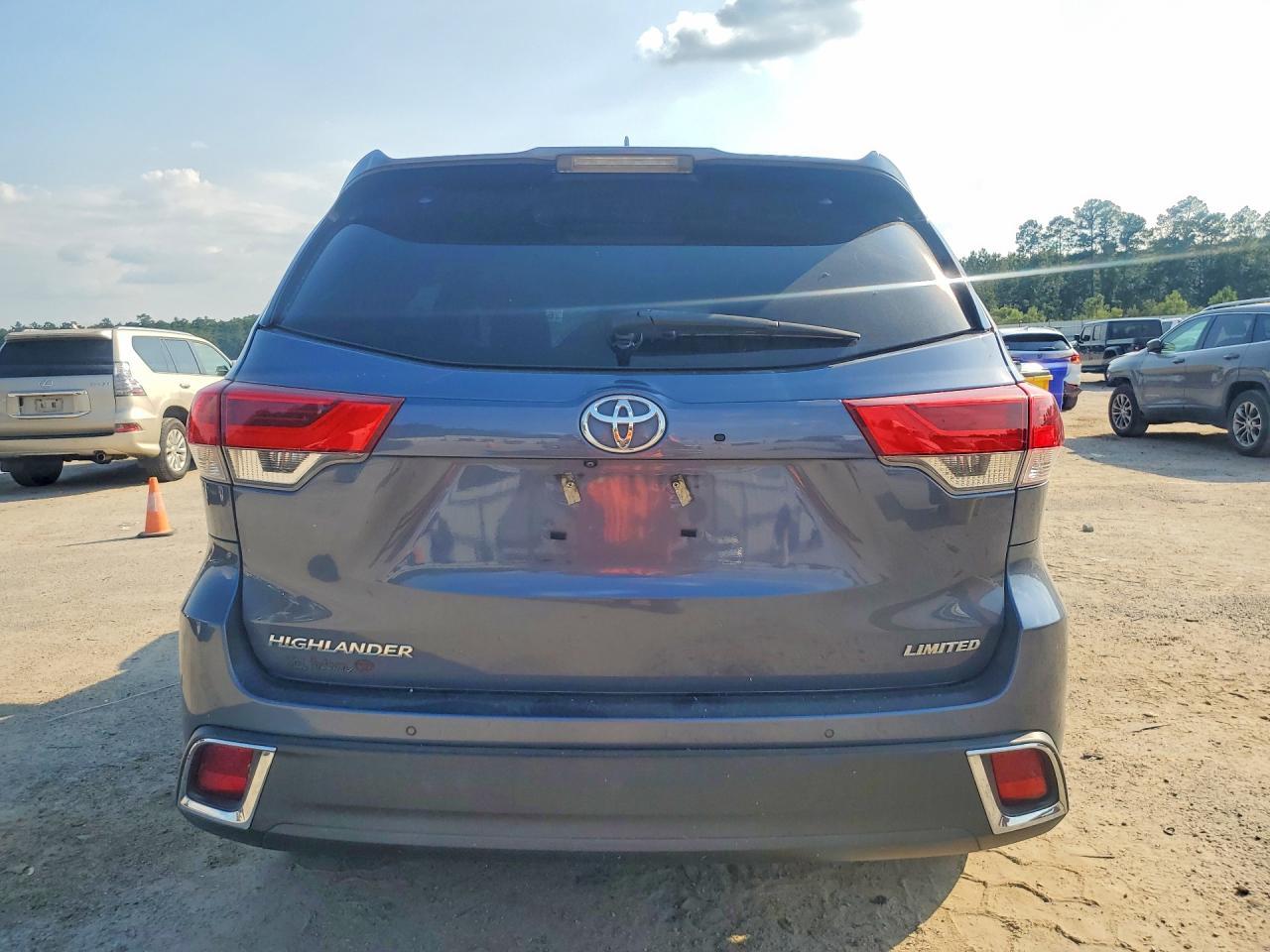 2019 Toyota Highlander Limited - Фото 6