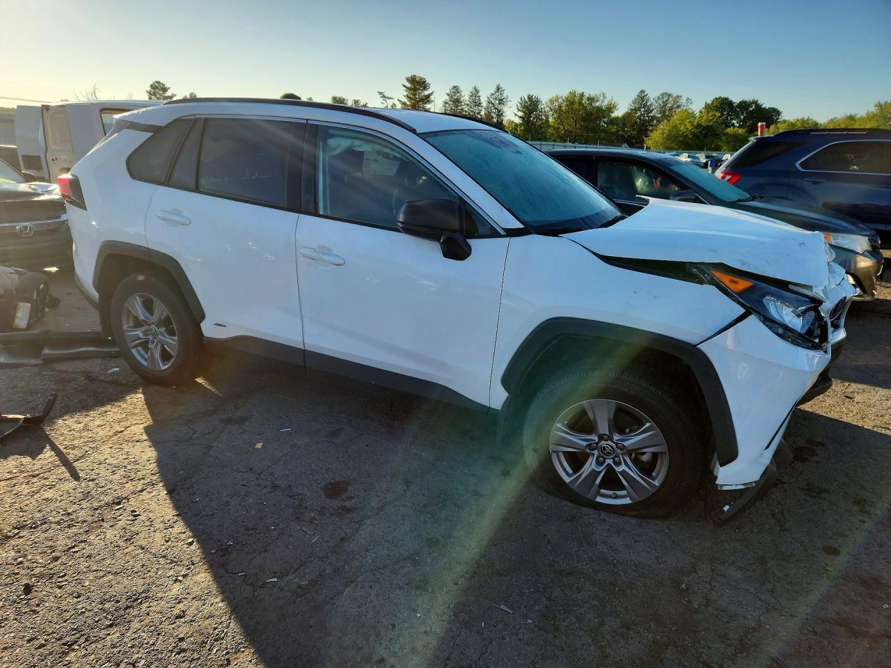 2022 Toyota Rav4 Le - Image 4