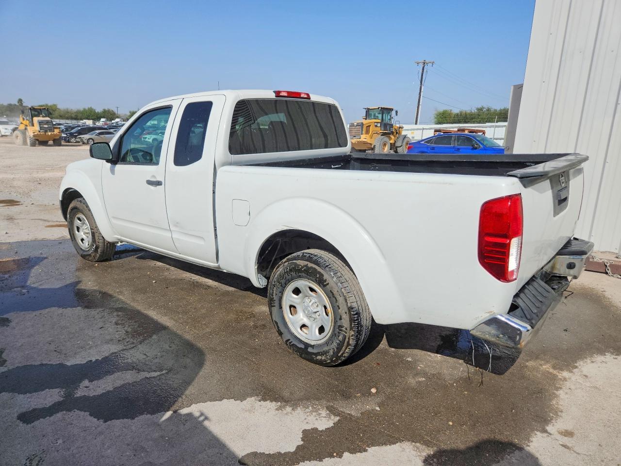 2017 Nissan Frontier S - Фото 2