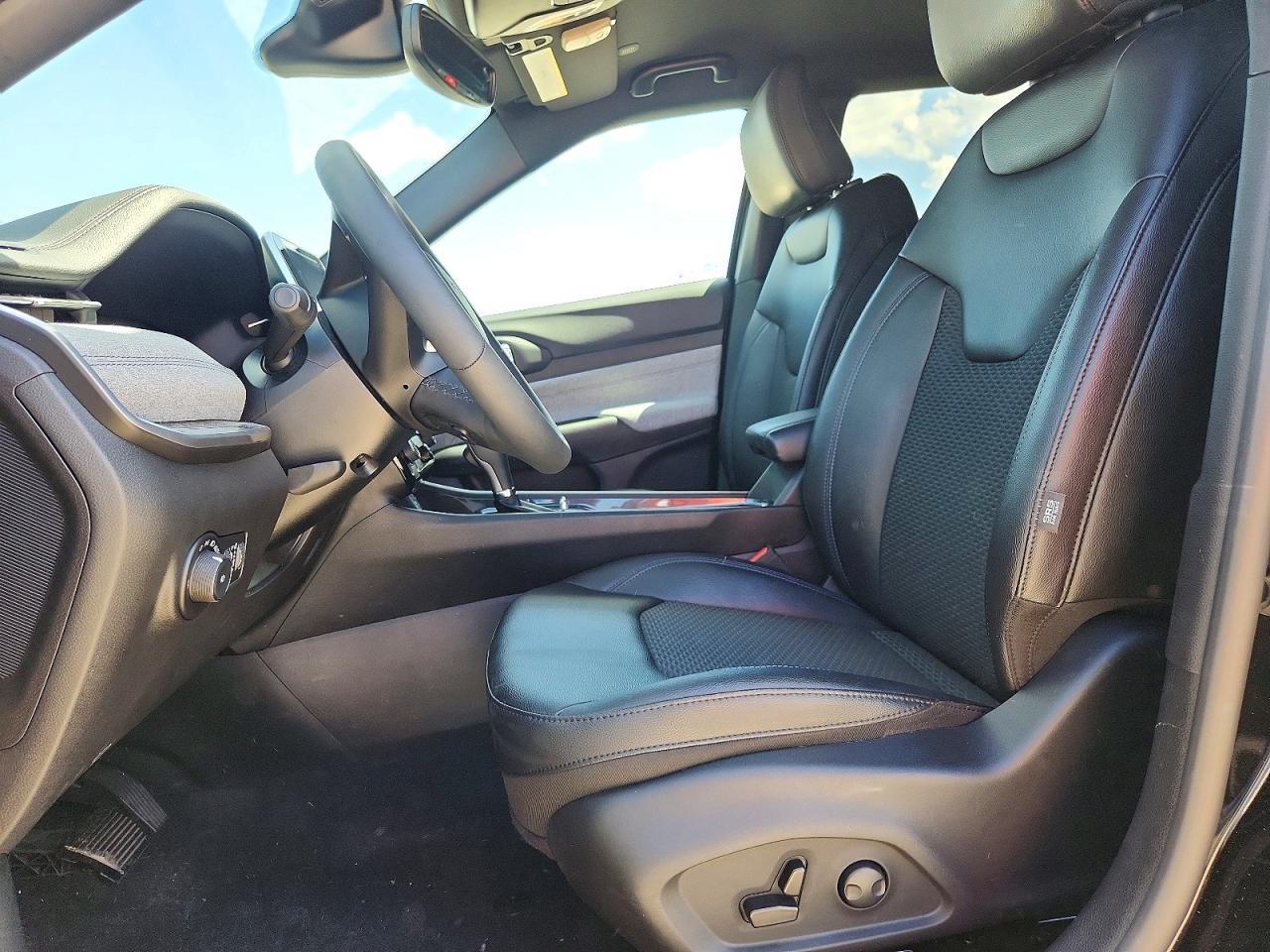 2025 Jeep Compass Latitude - Фото 7