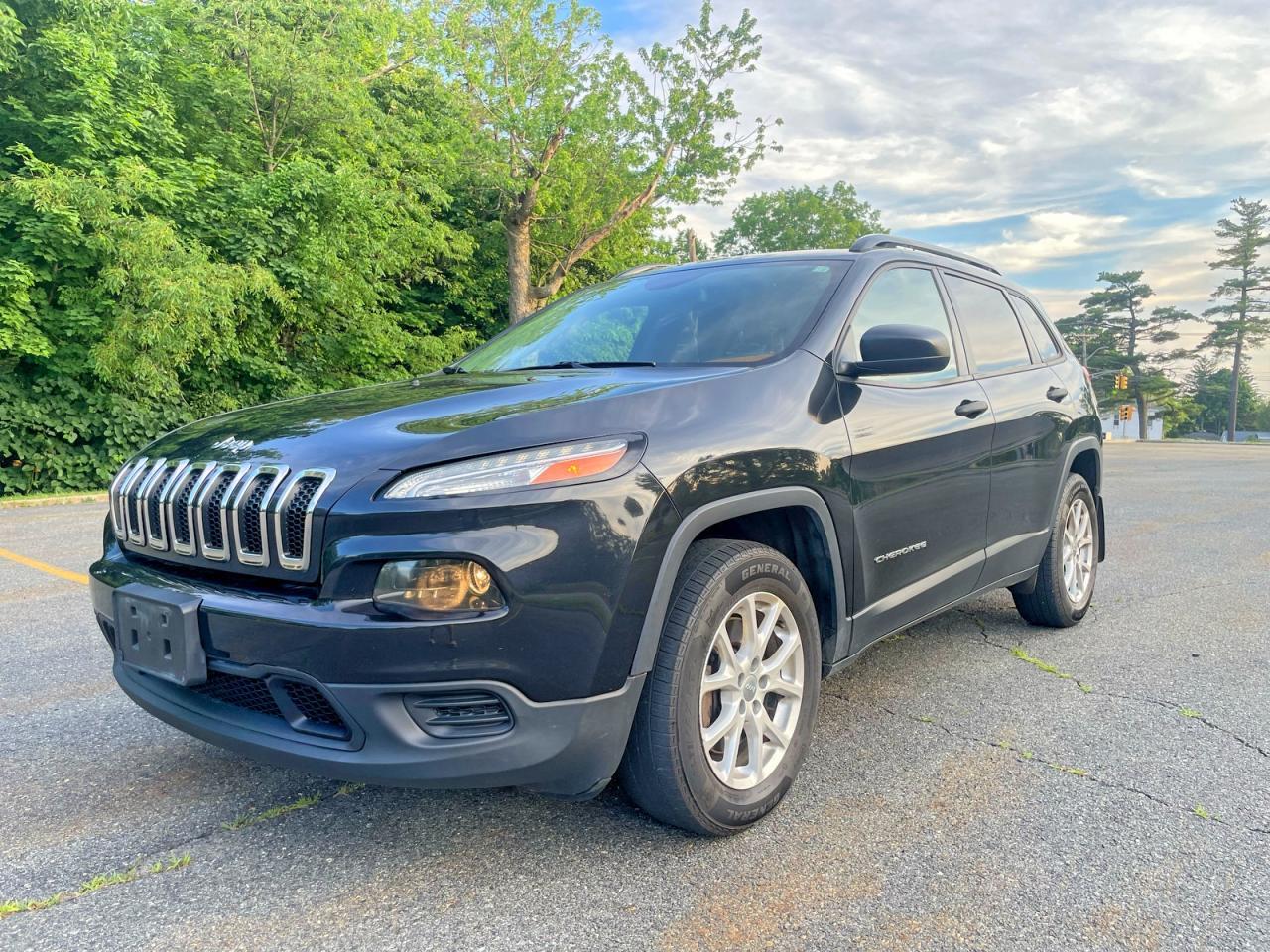 2016 Jeep Cherokee Sport - Фото 2