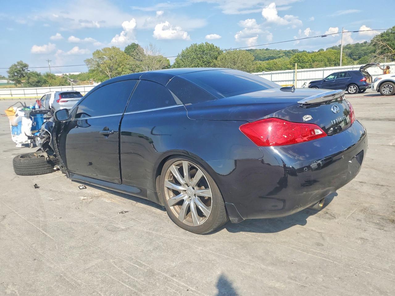 2010 Infiniti G37 Convertible Base - Фото 2
