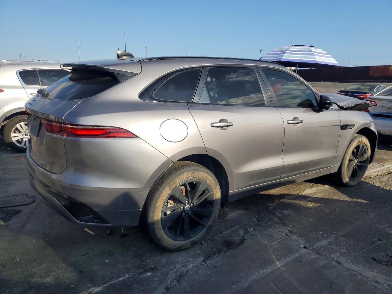 2024 Jaguar F-Pace R-Dynamic S - Фото 3