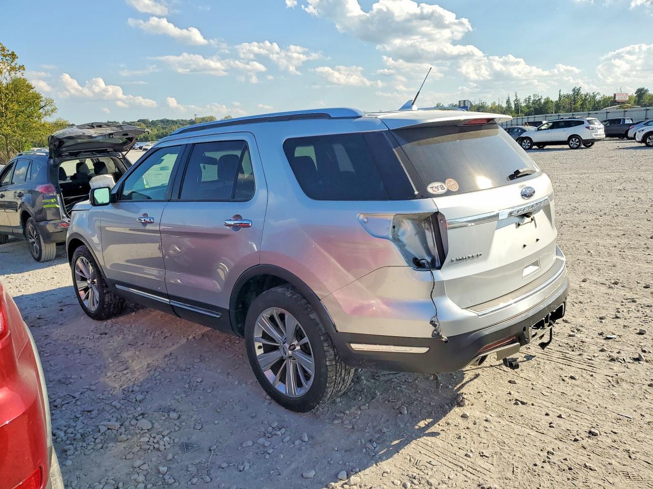 2019 Ford Explorer Limited - Image 2