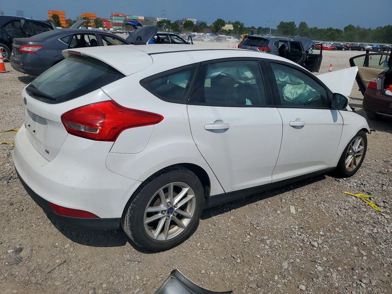 2016 Ford Focus Se - Фото 3