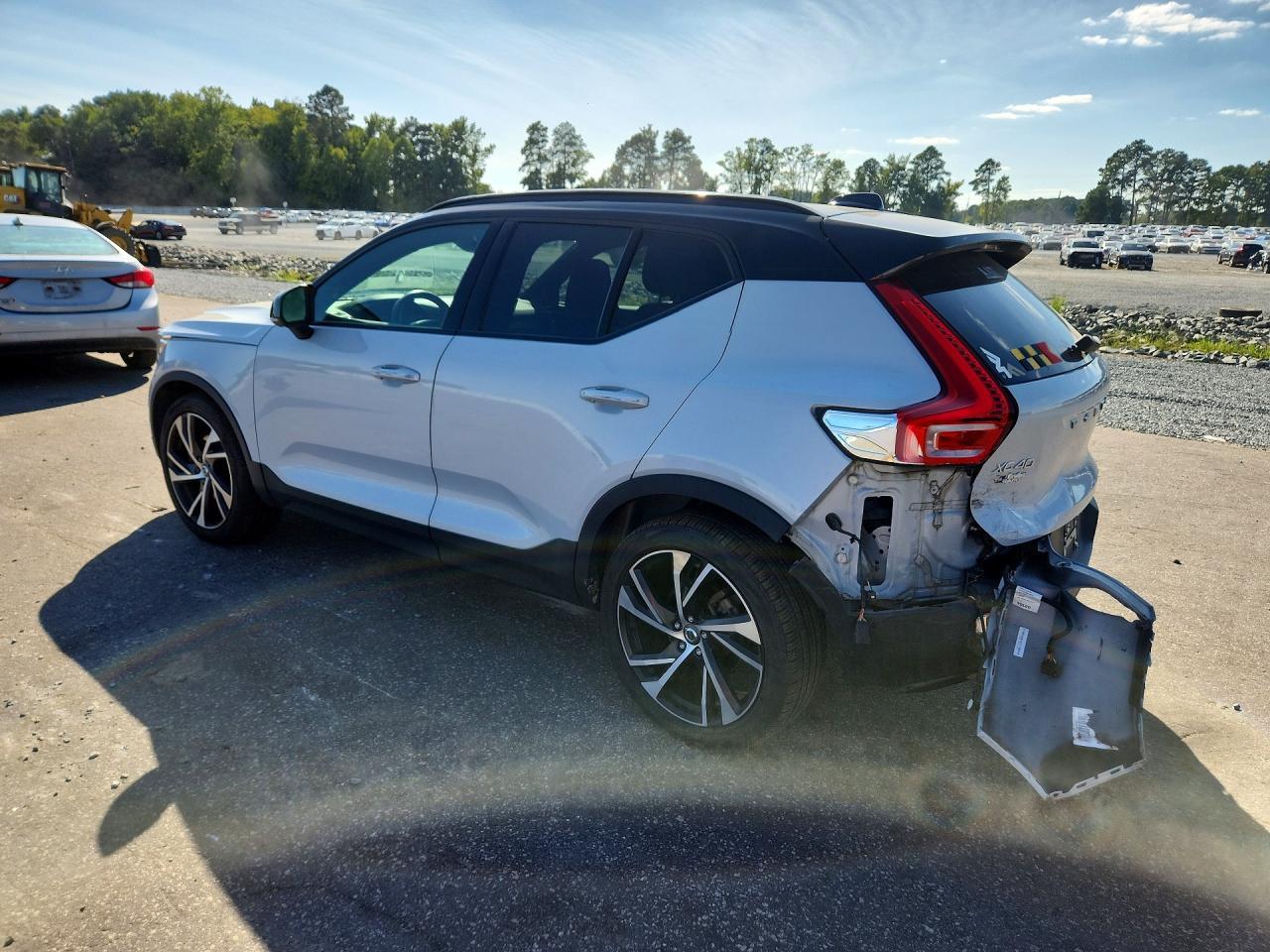 2021 Volvo Xc40 T5 R-Design - Фото 2