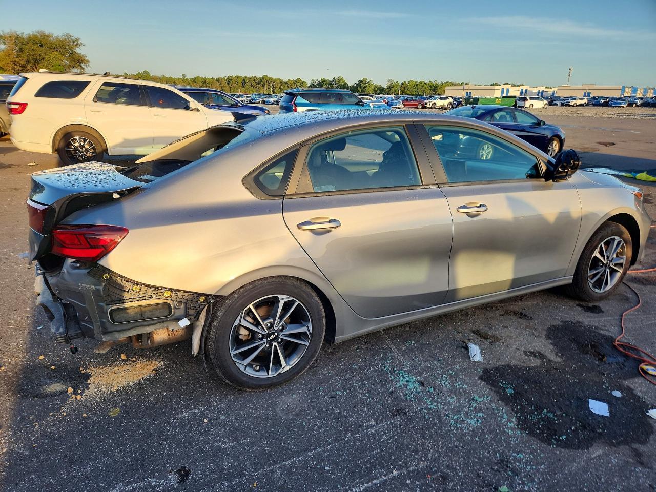 2024 Kia Forte Lxs - Image 3