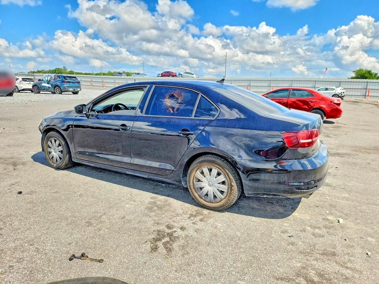 2016 Volkswagen Jetta S - Фото 2